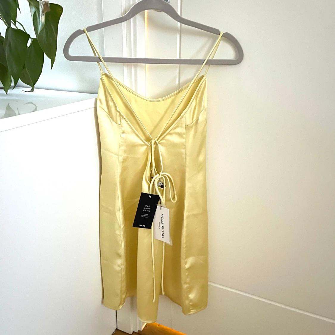 Gul miniklänning från nakd  - 93