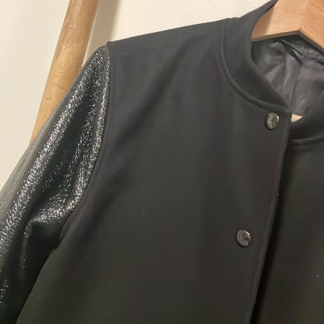 Svart bomberjacka från Filippa K - 1