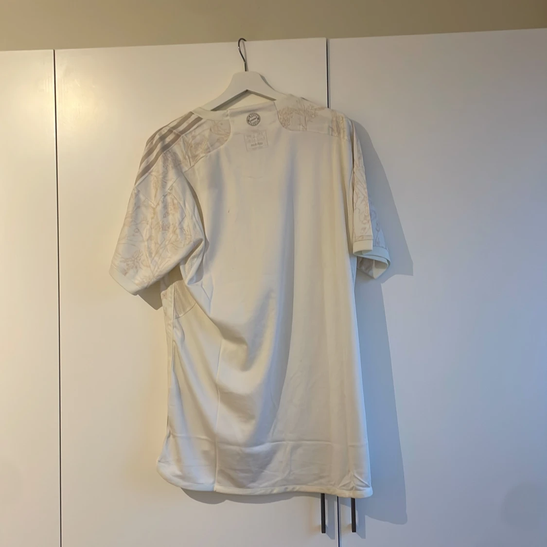 Vit fotbollströja från Adidas - 90