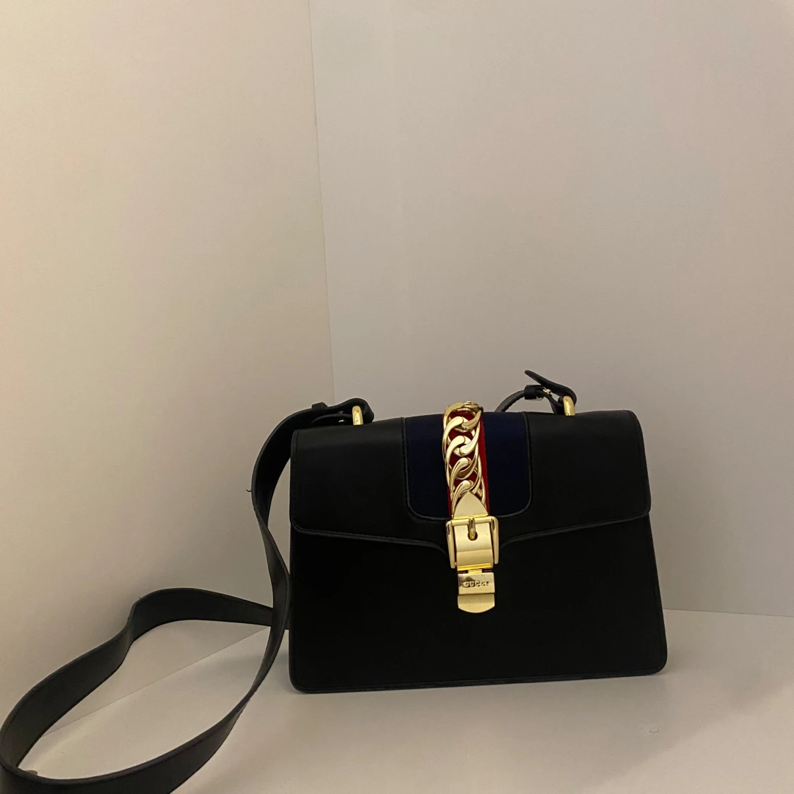 Svart axelväska  - 90