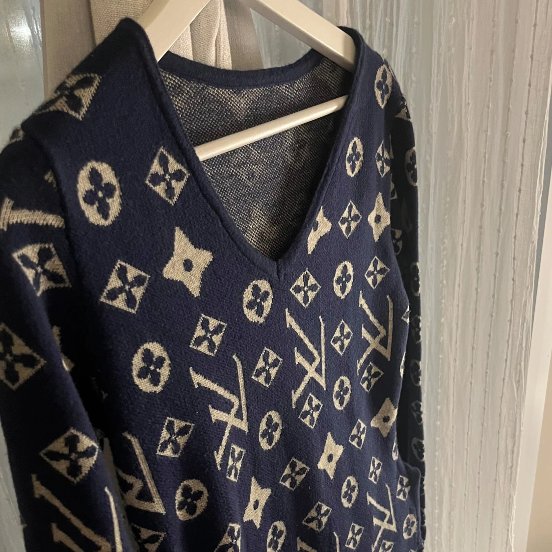 Mönstrad stickad klänning - 90