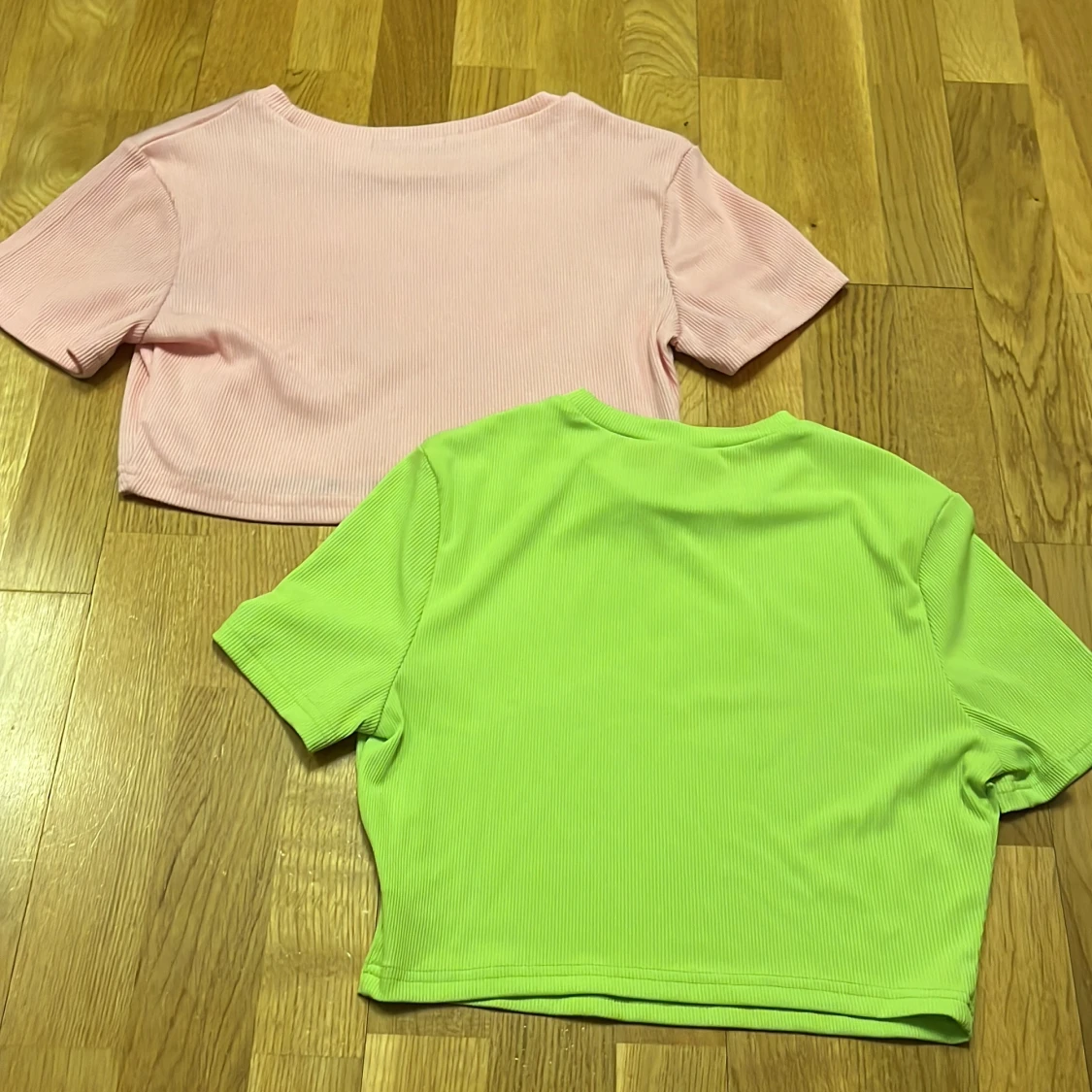 Två croppade toppar från Shein - 92