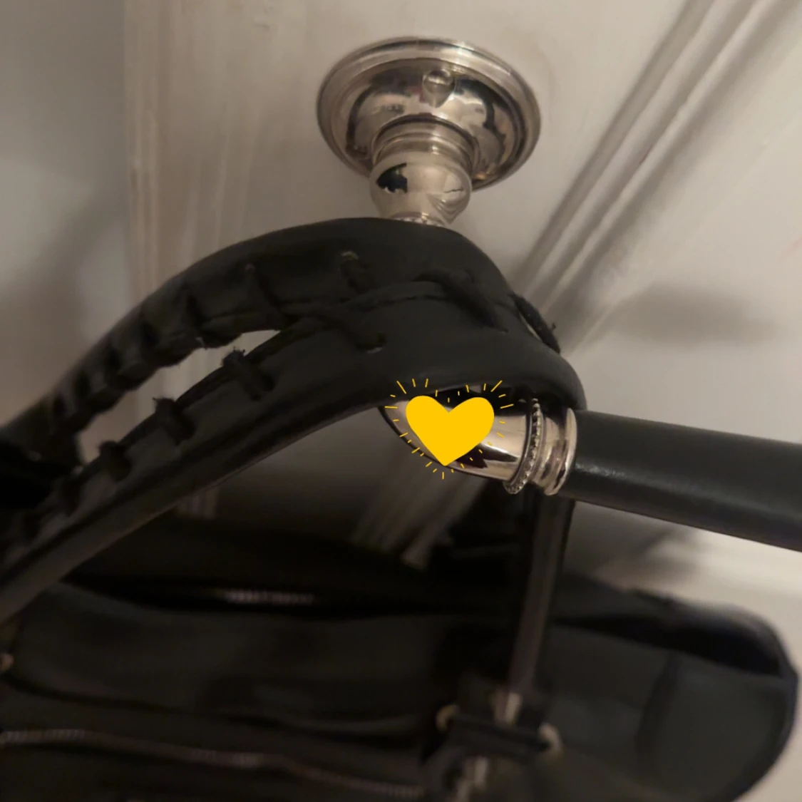 Svart skinnväska med dragkedja - 92