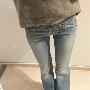 Utsvängda jeans - Low waist bootcut jeans, från lee💗💗