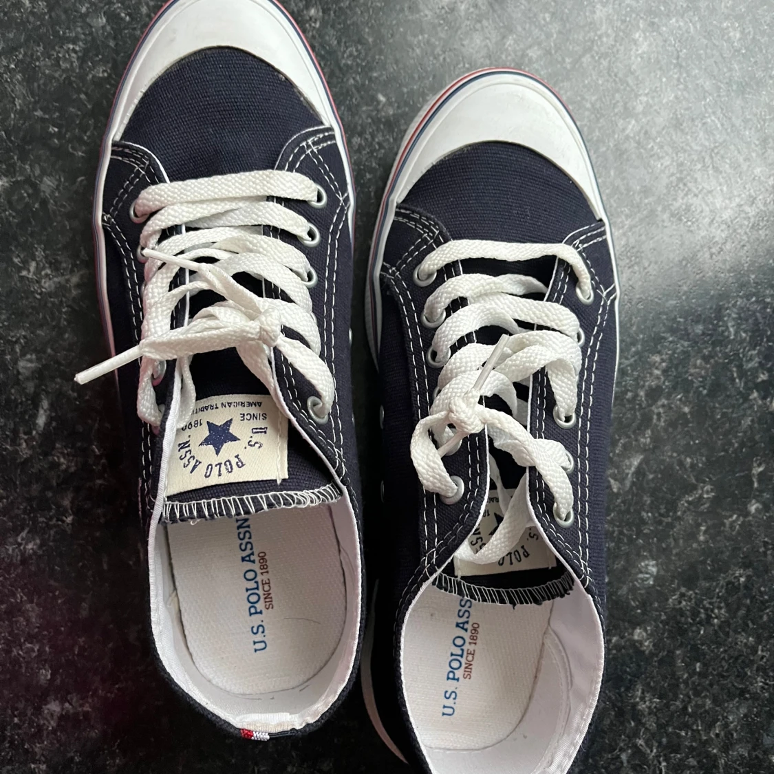 Marinblå sneakers från U.S. Polo Assn. - 90