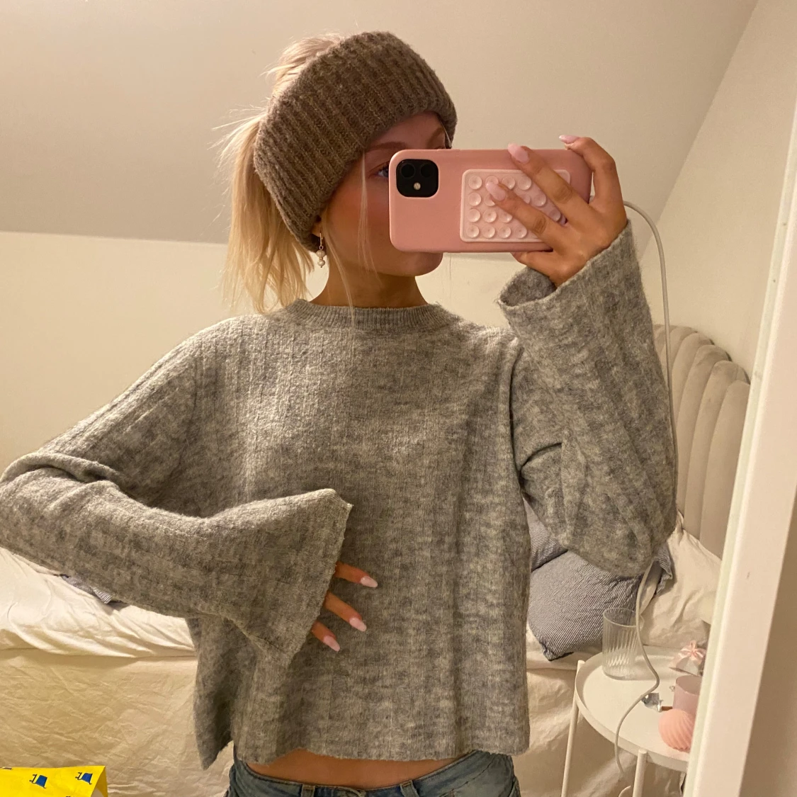 Grå ribbad stickad tröja - 90