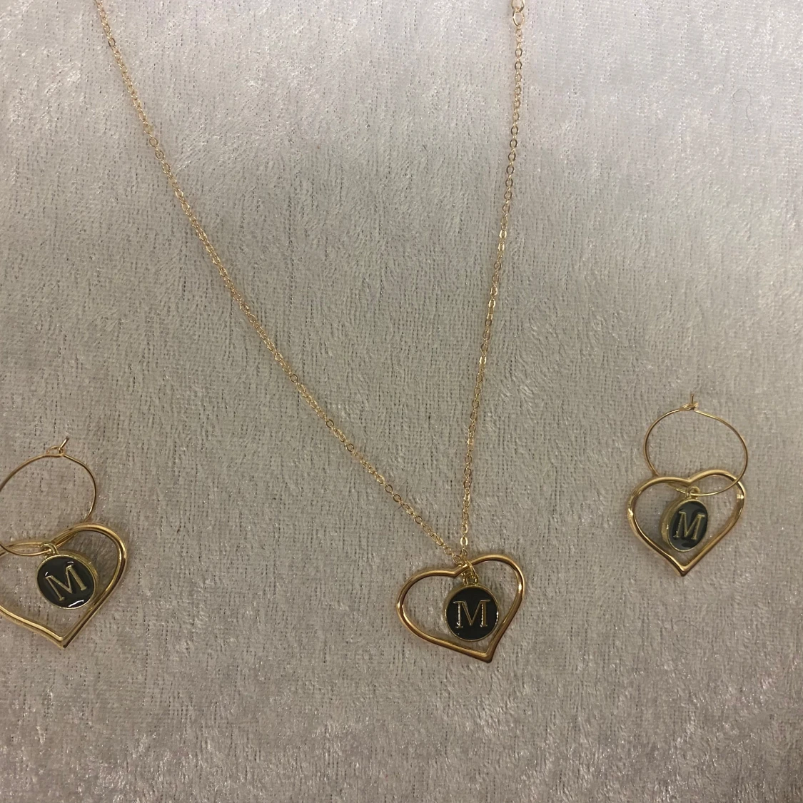 Guldhalsband och örhängen med hjärtan  - 93