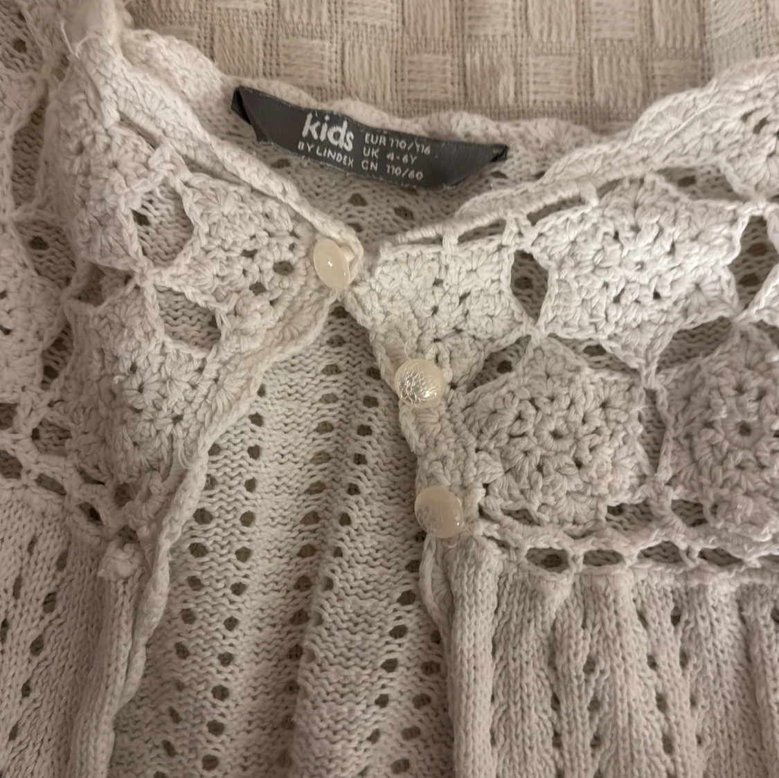 Vit stickad kofta från Lindex Kids - 92