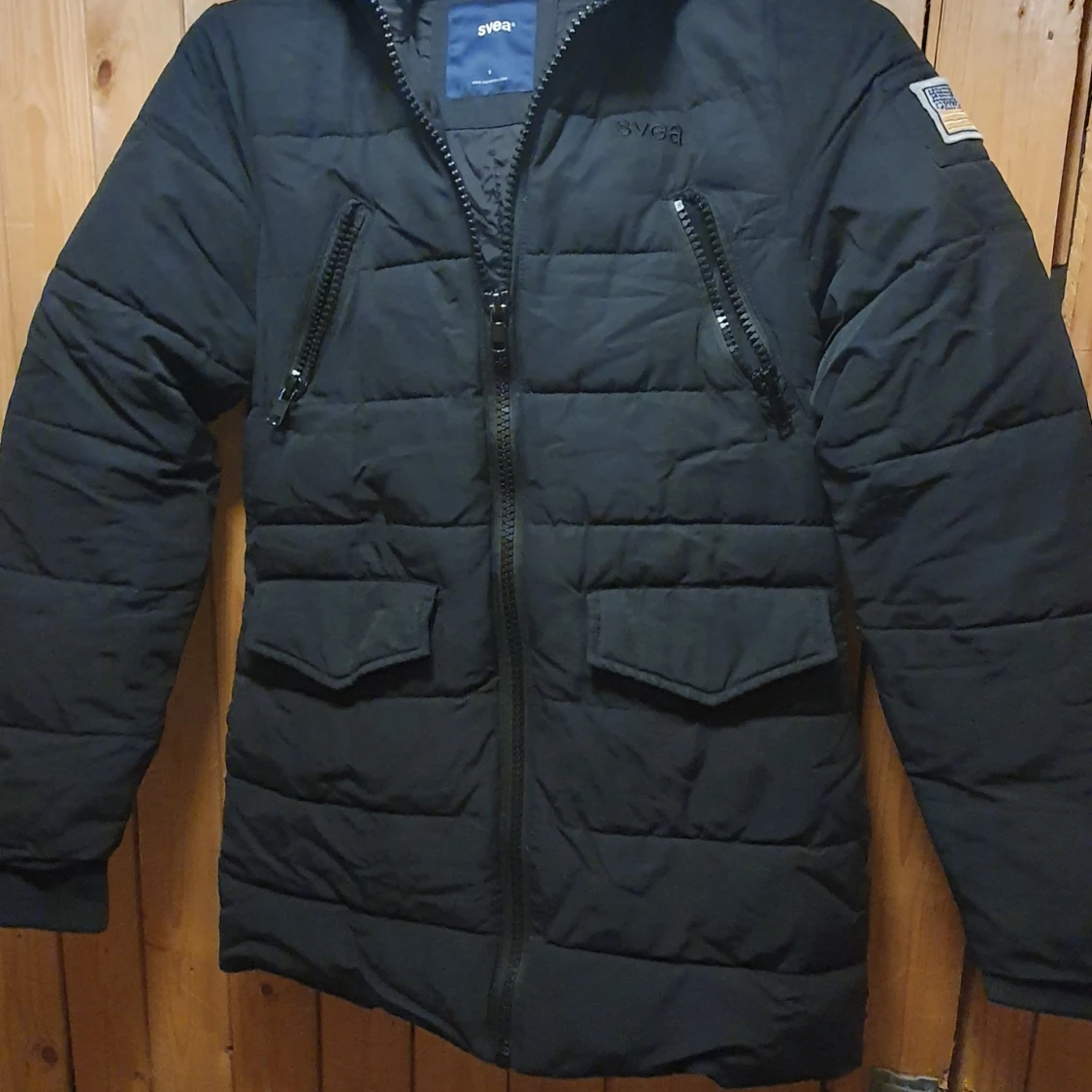 Svart dunjacka från Svea - 90
