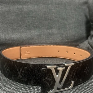 Bälte  - Ny grå bälte 105cm