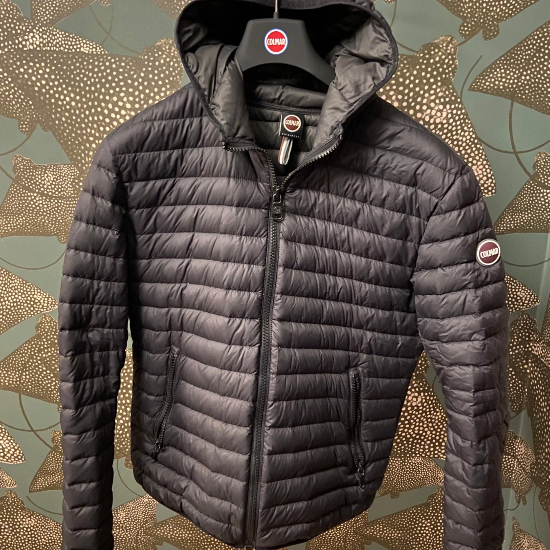 Svart pufferjacka från Colmar