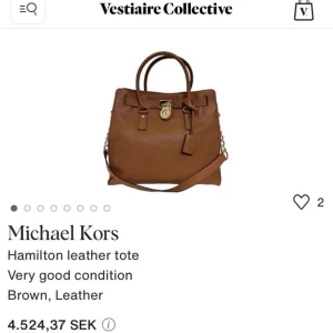 Brun skinnväska från Michael Kors - Säljer en elegant brun skinnväska från Michael Kors. Är även öppen för byten. Säljer den då den inte kommer till användning, kom med egna prisförslag. Hör av er för egna bilder.🩷