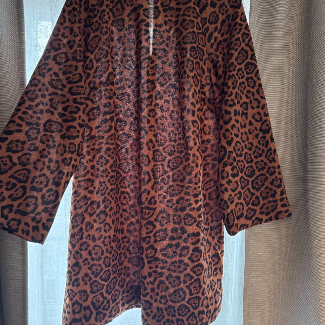 Leopardmönstrad klänning från H&M