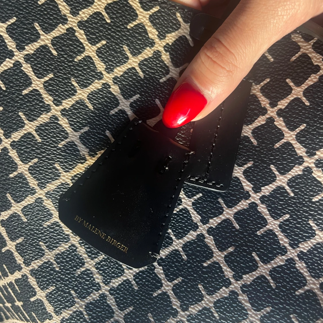 Mönstrad shoppingväska från By Malene Birger - 93