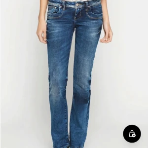 Ltb jeans valerie - Low waist bootcut jeans från ltb. storlek 26/34 men de är väldigt stretchiga så kan tänka mig att de passar både större och mindre! på mig passar längden 34 och jag är 164❤️