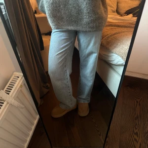 Gina Low Wide - Jeans från Gina Tricot i modellen Low Wide