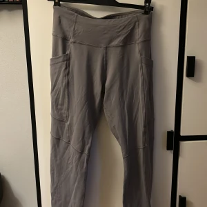 Sport leggings - Gråa sport leggings från SOC