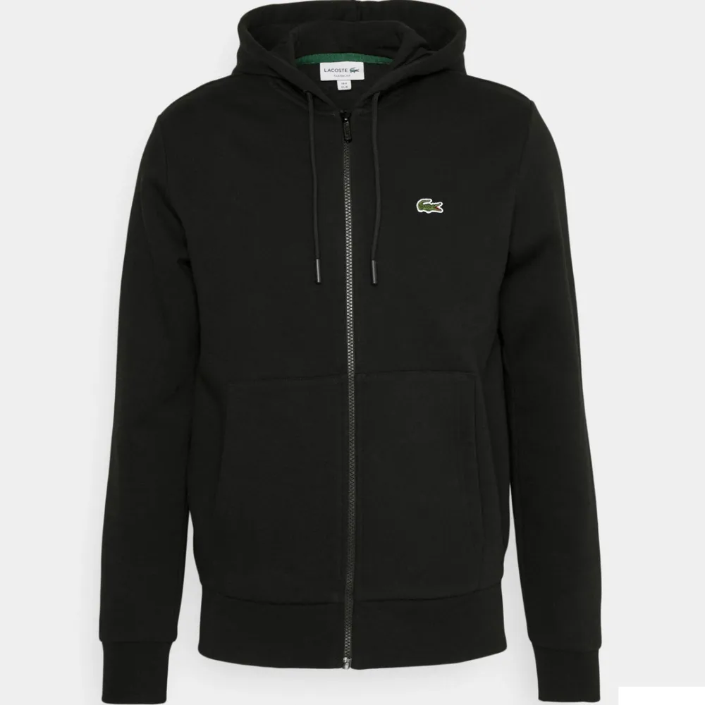 Säljer min Lacoste kofta eftersom den inte kommer till användning längre, orginal pris 1200, pris kan även diskuteras😊. Hoodies.