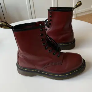 Dr Martens Daria Stone 36 Skor