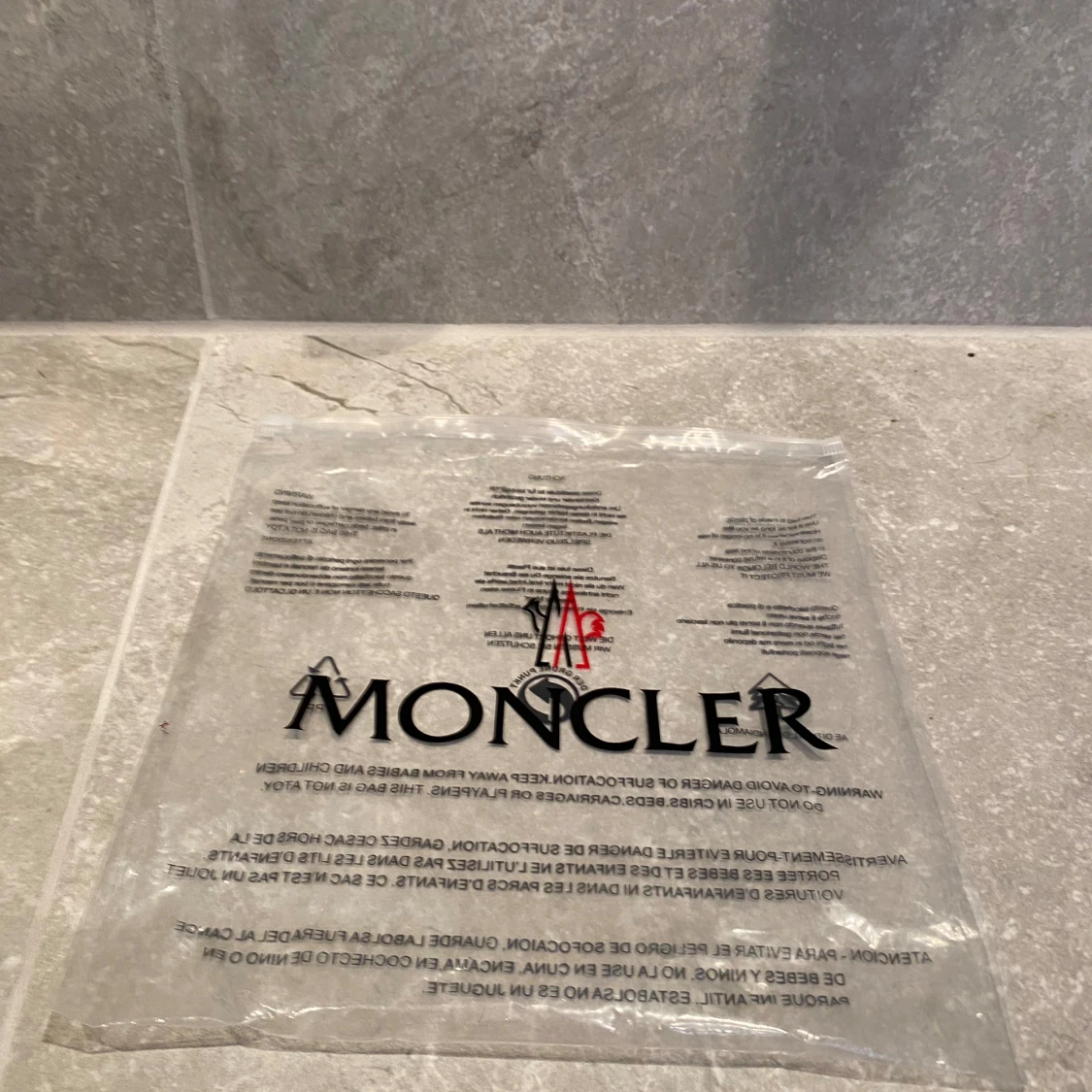 Moncler Mössa - 92