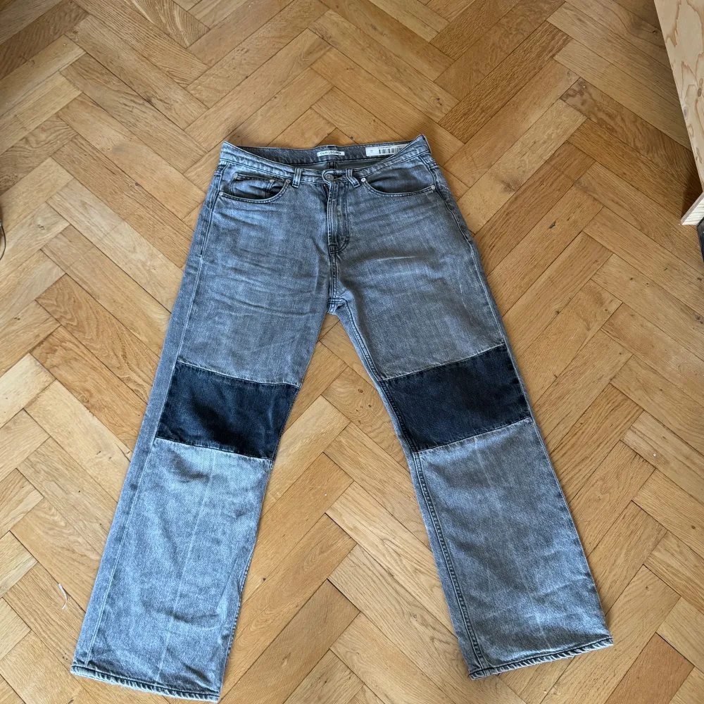 Our legacy Third Cut jeans Storlek: 30 Väldigt bra skick. Hål i höger innerfickan. . Jeans & Byxor.