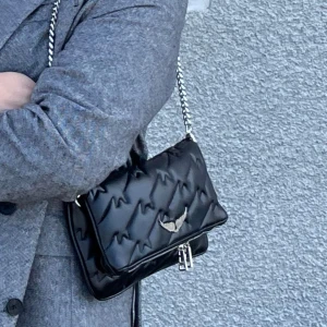 Zadig & Voltaire väska  - Säljer fin väska från zadig voltaire. Dustbag finns. Två olika kedjor i silver. 