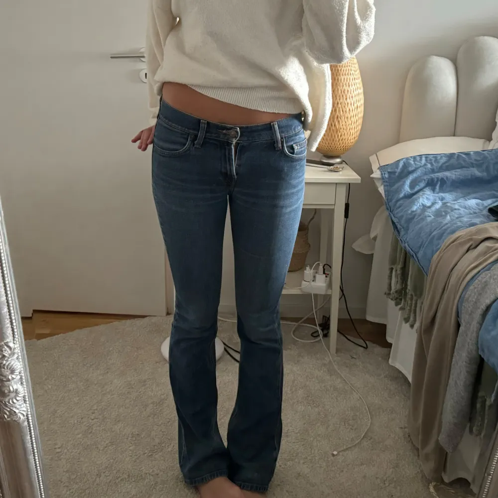 Super nice jeans från forninia! Bra skick inneberslängd 80 midja tvärs över 39. Jeans & Byxor.