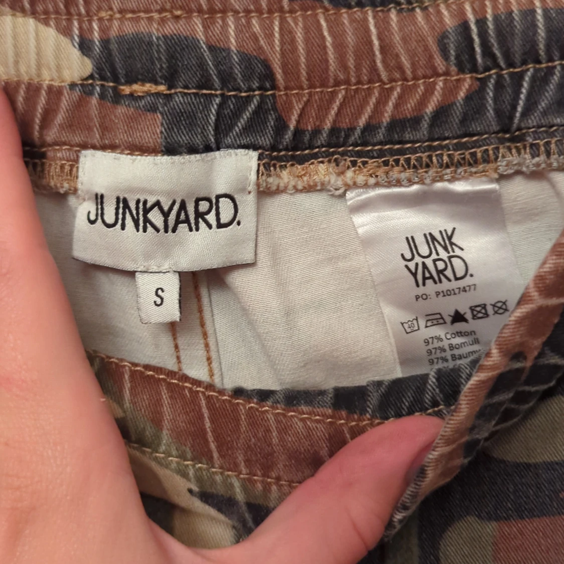 Camouflage cargobyxor från Junkyard - 91