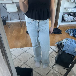 Jeans - Skitsnygga jeans som är sydda till lite mer lågmidjat