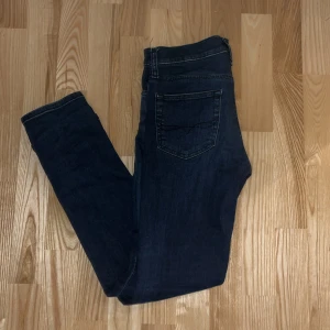 Polo Ralph lauren  - Tjena säljer ett till par polo Jeans men dessa e mörkare, bra skick, inga defekter skriv till pm om några funderingar👍