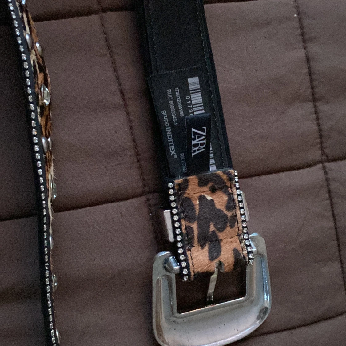 Leopardmönstrat bälte med strassdetaljer från Zara - 92