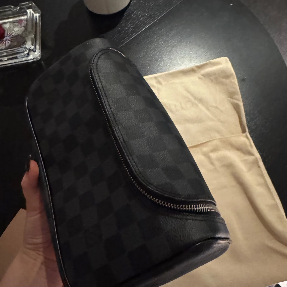 Rutig axelväska från Louis Vuitton - 91