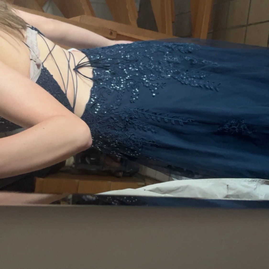 Mörkblå balklänning med paljetter - 90