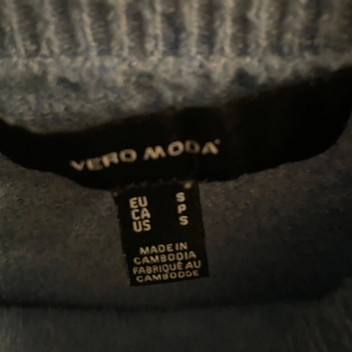 Blå tröja från Vero Moda - 90