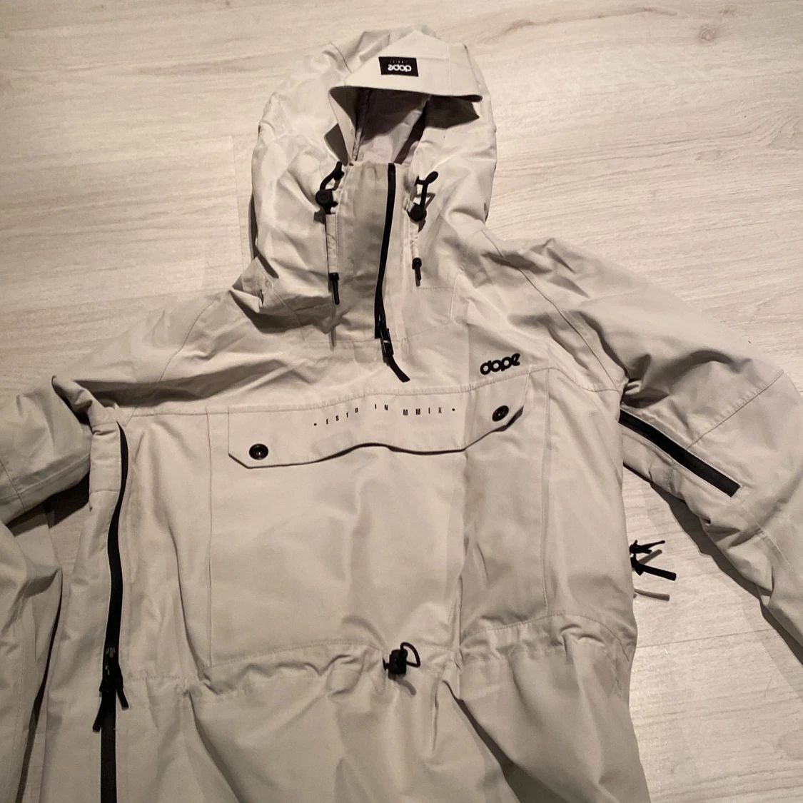 Vit snowboardjacka från Dope
