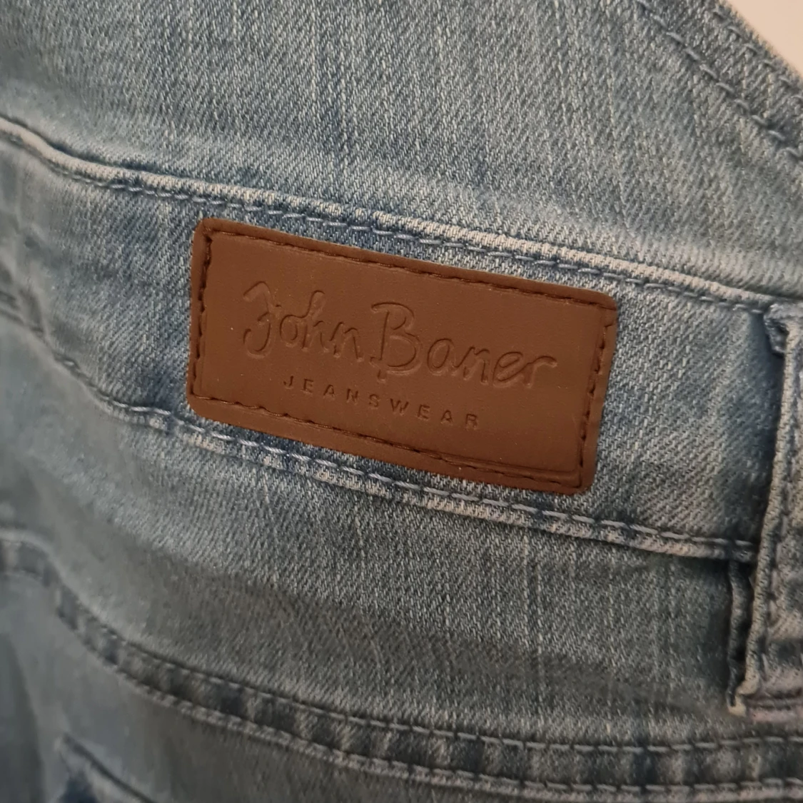 Blå jeanshängselbyxor från John Baner - 91