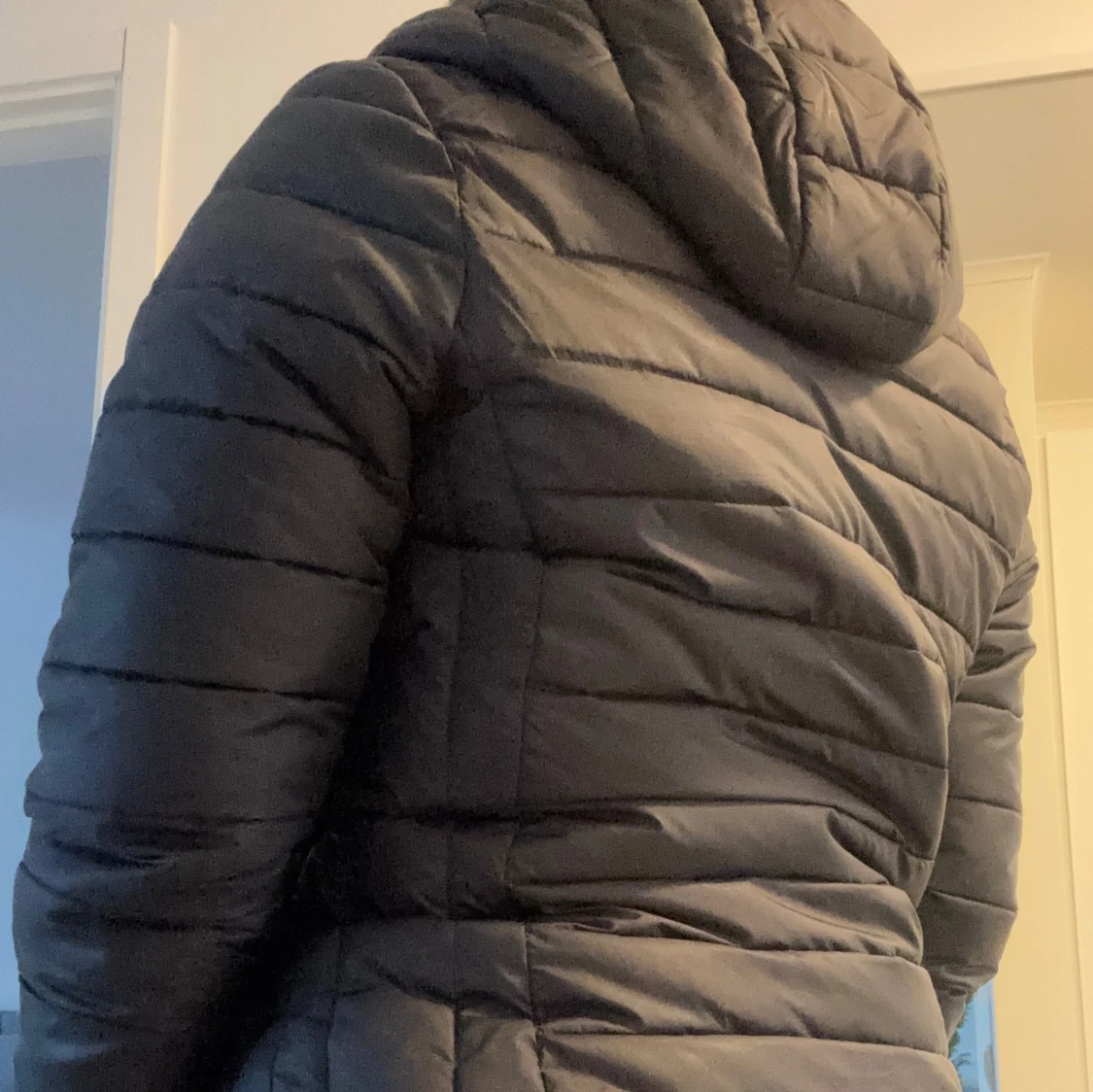 Svart pufferjacka från Ellesse - 90