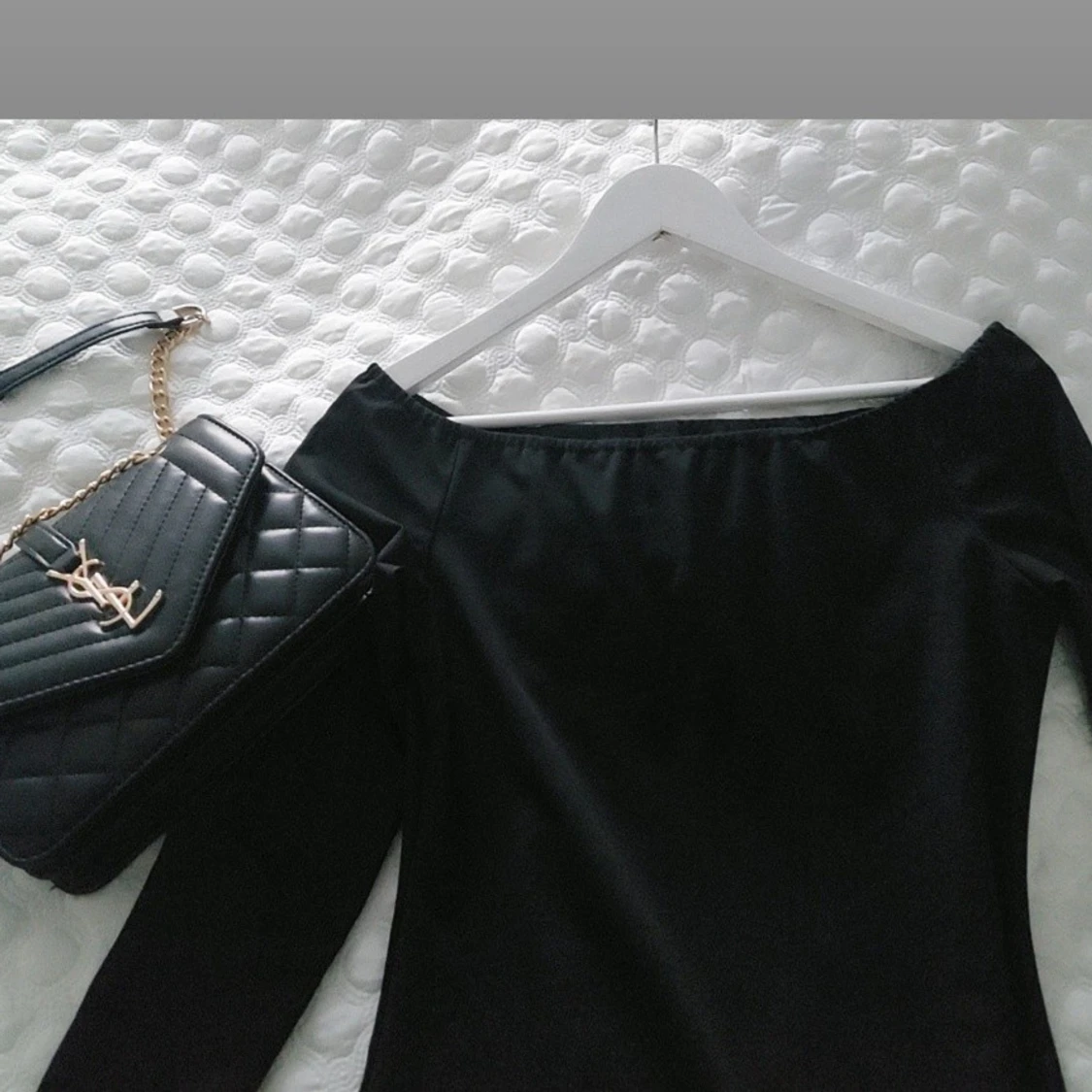 Svart offshoulder klänning - 3