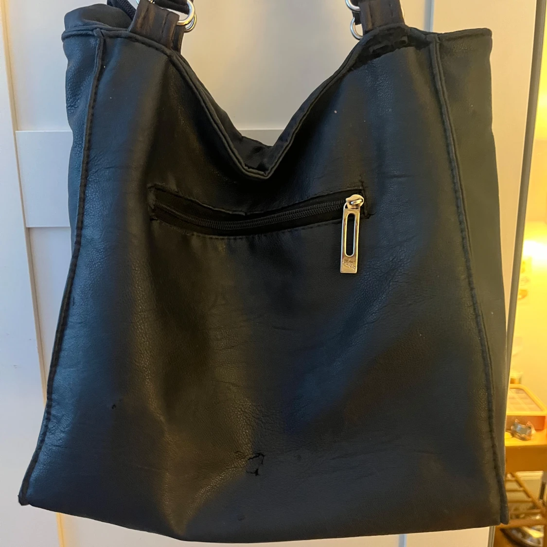 Svart axelväska från Mango - 92