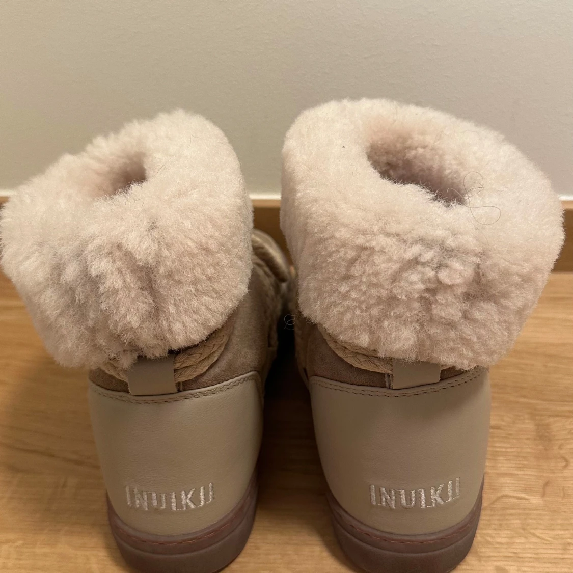 Beige vinterboots från Inuikii