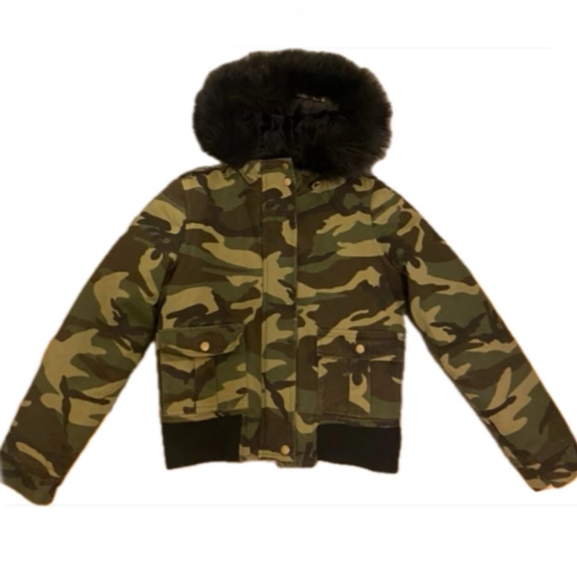 Camouflage jacka med pälshuva - 90