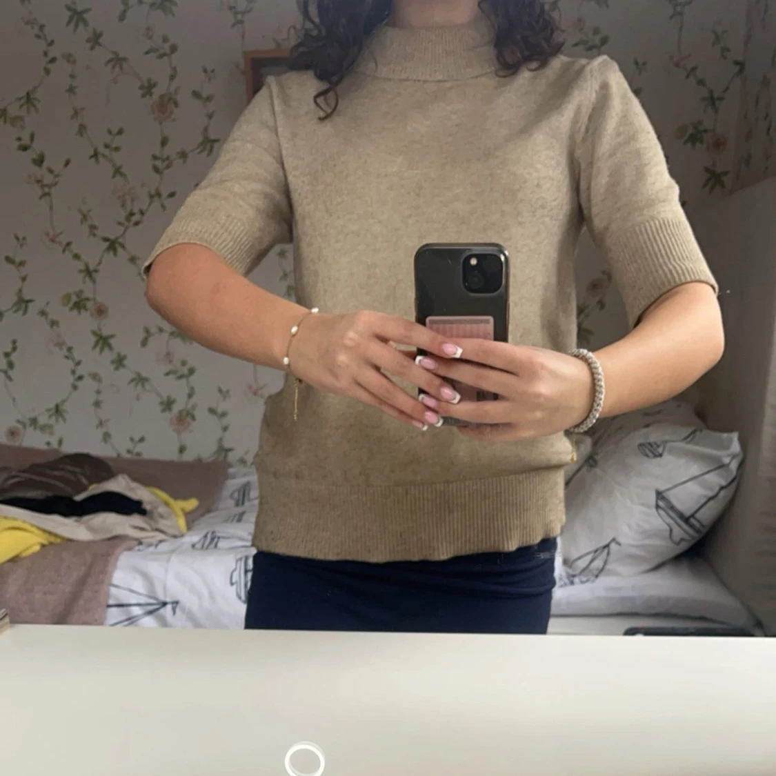 Beige stickad tröja