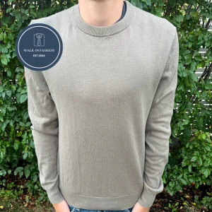 Filippa k tröja - Tja! Säljer nu denna snygga Filippa k tröja i sköna meterialet merino ull! Skick 10/10 inge defekter alls använt 3 gånger. Nypris ligger på 1600kr men säljs nu för endast 499kr. Hör av er vid minsta lilla fundering! 