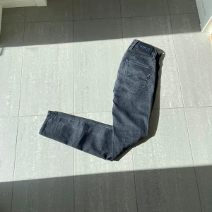 Replay Anbass Jeans  - Säljer nu dessa snygga replay Anbass jeans, skriv för fler bilder/frågor🙌🏼