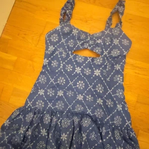 Klänning  - Super bra skick aldrig använd  original pris 559kr
