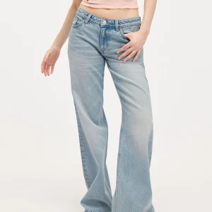 Monki Jeans imoo  - Helt oanvända jeans från Monki i modellen imoo😊köpte för 500💖