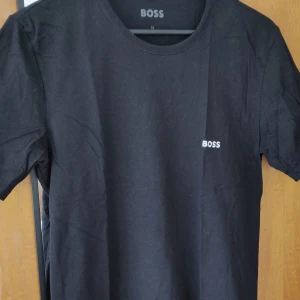 Tre stycken Boss tshirts - Använda en gång var