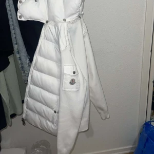 Moncler cardigan  - Moncler cardigan storlek S/M även.