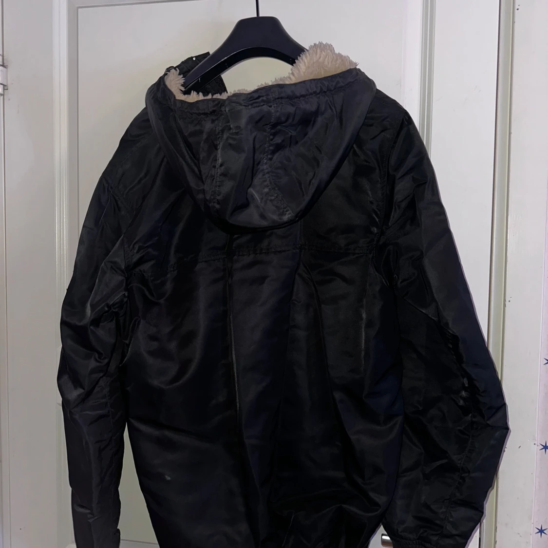 Alpha Industries svart jacka, storlek L - 90