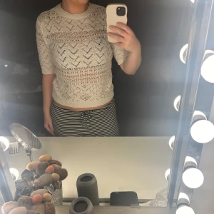 Zara topp - Säljer denna topp ifrån zara som inte kommer till användning längre, storlek S!
